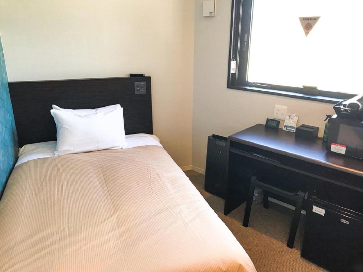 Livemax Ikebukuro Ekimae Hotell 3*